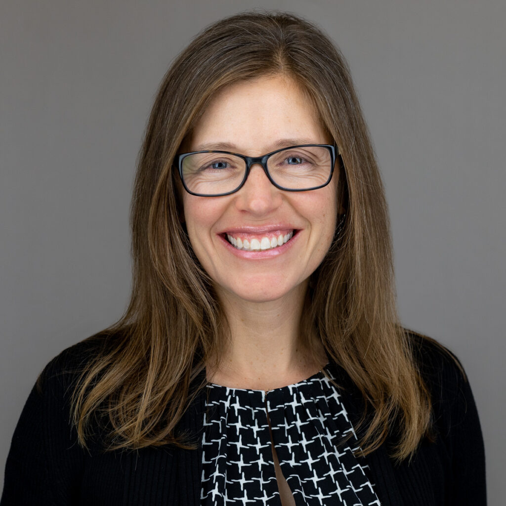 Headshot of Roxanne Turner